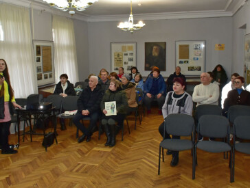 Виставка вітальних листівок із приватного зібрання Олексія Петренка