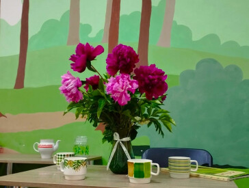 Садова вечірка в бібліотеці: літо, книги та квіти!