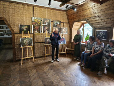 Відкриття персональної фотовиставки Тетяни Янчук «І ллється музика квітів»