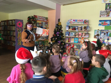 Чудова зимова книжкова атмосфера у бібліотеці