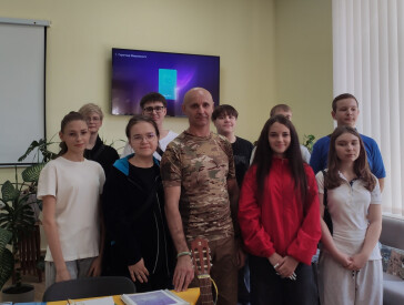 Вечір незламності, слова та пісні