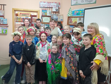 На гостини до хустини