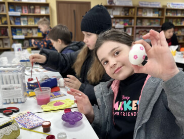 Візерунки весни: писанкові історії