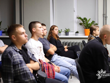 Напередодні Дня українського кіно у ЦКД спілкувалися з режисером «Порцелянової війни» Славою Леонтьєвим