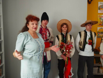 Колядки від друзів: справжнє свято у бібліотеці