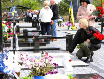 8 травня: покладання квітів з нагоди Дня пам’яті та перемоги над нацизмом у Другій світовій війні