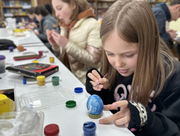 Візерунки весни: писанкові історії