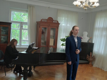 Весняні голоси