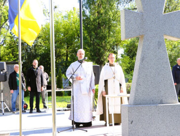 8 травня: покладання квітів з нагоди Дня пам’яті та перемоги над нацизмом у Другій світовій війні