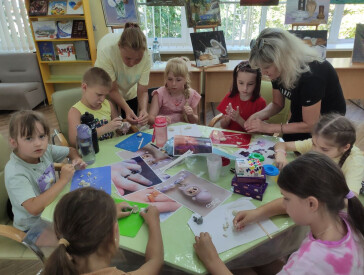 Тікай від спеки до бібліотеки!