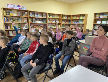 Весела зустріч із письменницею Галиною Пустовгар