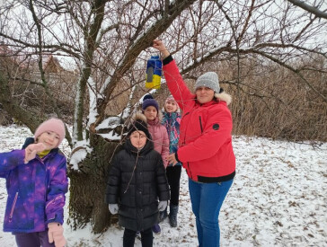 На території бібліотеки відкрилася пташина їдальня