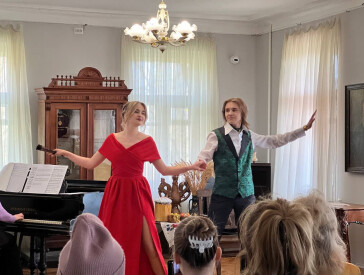 Мюзикл «Голий король»