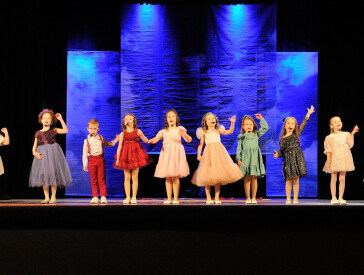 У ЦКД відбулася благодійна хореографічна постановка до Дня матері