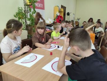 Кольоровий настрій у бібліотеці