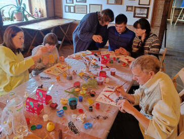 Майстер-клас «Малювання штампами» для молоді з інвалідністю