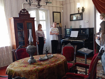 Науково-просвітницький захід факультету української філології та журналістики в музеї Панаса Мирного