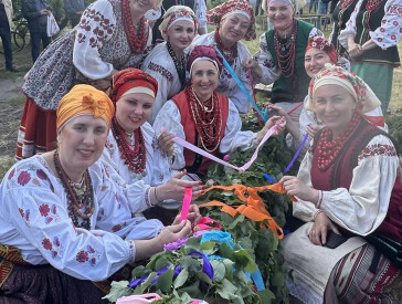 Жива традиція Зелених свят: творча делегація ЦКД представила традиції громади на етнофесті