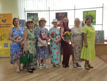 У Центральній бібліотеці презентували виставку "Аншлаг" Олени Никифоренко