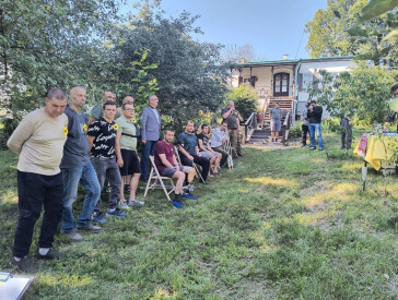 Вшанування полеглих захисників України біля дерев пам’яті на садибі Панаса Мирного