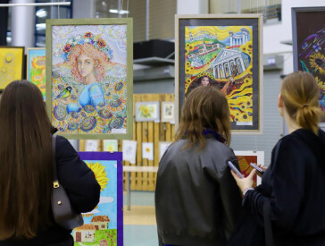 Як виставка «СОНЯШНИК – сонячне відродження»» перетворила ЦКД на простір мистецтва й взаємодії