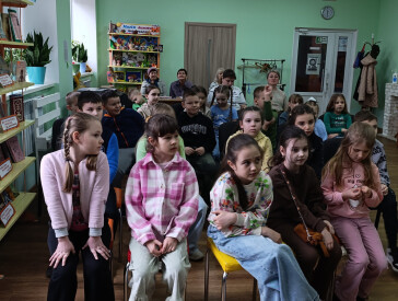 Природознавча година «Різнобарвні первоцвіти»