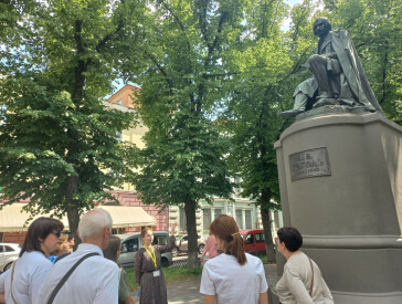 Пішохідна екскурсія містом «Панас Мирний і Полтава» (фотозвіт)