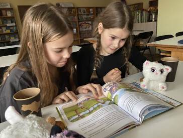 Теплі історії про кішок, дружбу й любов до читання