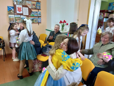 «Для рідненької матусі заспіваю пісню я»