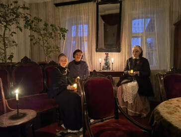 Костюмована екскурсія при свічках