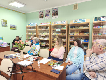 «Запроси мене до весни» – творча зустріч у бібліотеці