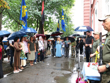 В День Державного прапора України відкрили меморіальну дошку Герою України Юліану Матвійчуку