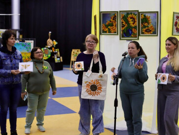 Як виставка «СОНЯШНИК – сонячне відродження»» перетворила ЦКД на простір мистецтва й взаємодії