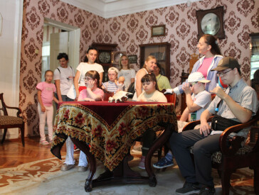 У Полтаві провели першу квест-екскурсію мовою легкого читання для дітей із синдромом Дауна