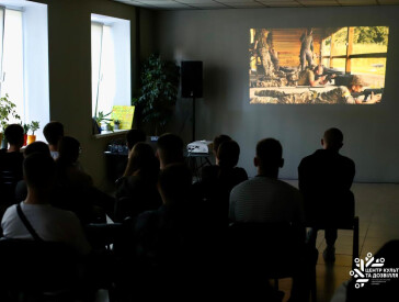 Напередодні Дня українського кіно у ЦКД спілкувалися з режисером «Порцелянової війни» Славою Леонтьєвим