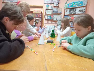 Новорічна ялинка – своїми руками