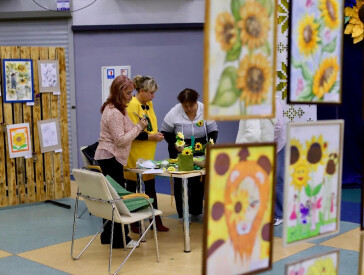 Як виставка «СОНЯШНИК – сонячне відродження»» перетворила ЦКД на простір мистецтва й взаємодії