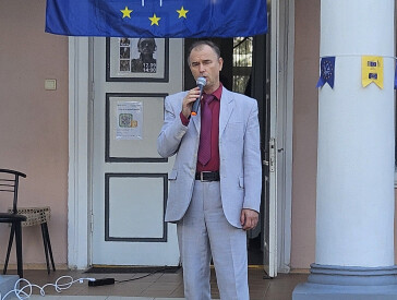 У променях вальсу