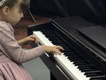 Продовжується серія презентацій музичних інструментів у ПДМШ №1