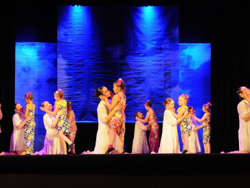 У ЦКД відбулася благодійна хореографічна постановка до Дня матері