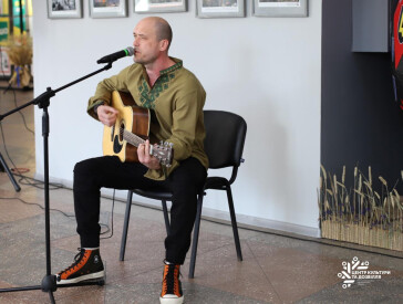 До Дня захисників і захисниць України у ЦКД відкрилась виставка лауреатів 11-го Міжнародного конкурсу репортерської фотографії LIFE PRESS PHOTO 2025