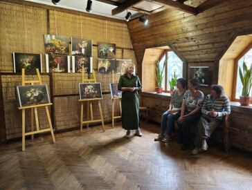 Відкриття персональної фотовиставки Тетяни Янчук «І ллється музика квітів»