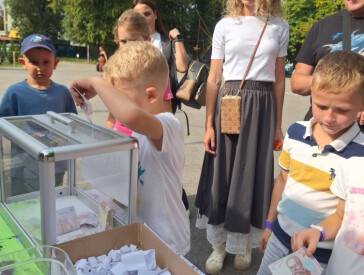 З нагоди Дня знань у парку «Перемога» було проведено безпрограшну благодійну лотерею