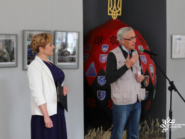 До Дня захисників і захисниць України у ЦКД відкрилась виставка лауреатів 11-го Міжнародного конкурсу репортерської фотографії LIFE PRESS PHOTO 2025