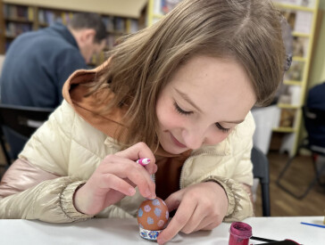 Візерунки весни: писанкові історії