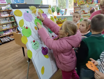 Дарунок осені – духмяне яблуко