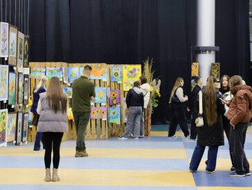 Як виставка «СОНЯШНИК – сонячне відродження»» перетворила ЦКД на простір мистецтва й взаємодії