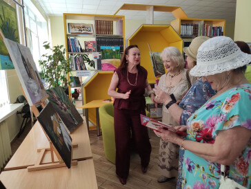 У Центральній бібліотеці презентували виставку "Аншлаг" Олени Никифоренко