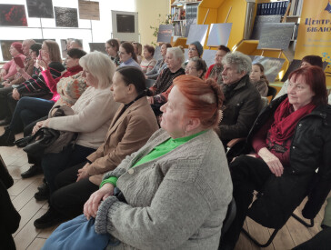 Саксофон у весняному місті