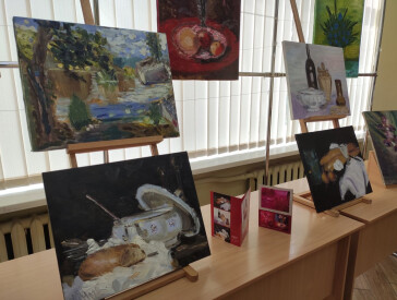 У Центральній бібліотеці презентували виставку "Аншлаг" Олени Никифоренко